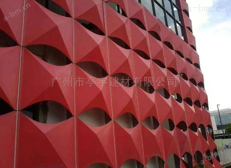 ​广州展览馆亭宇0.6MM厚造型铝单板